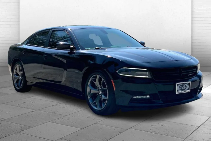 2017 Dodge Charger R/T photo 1