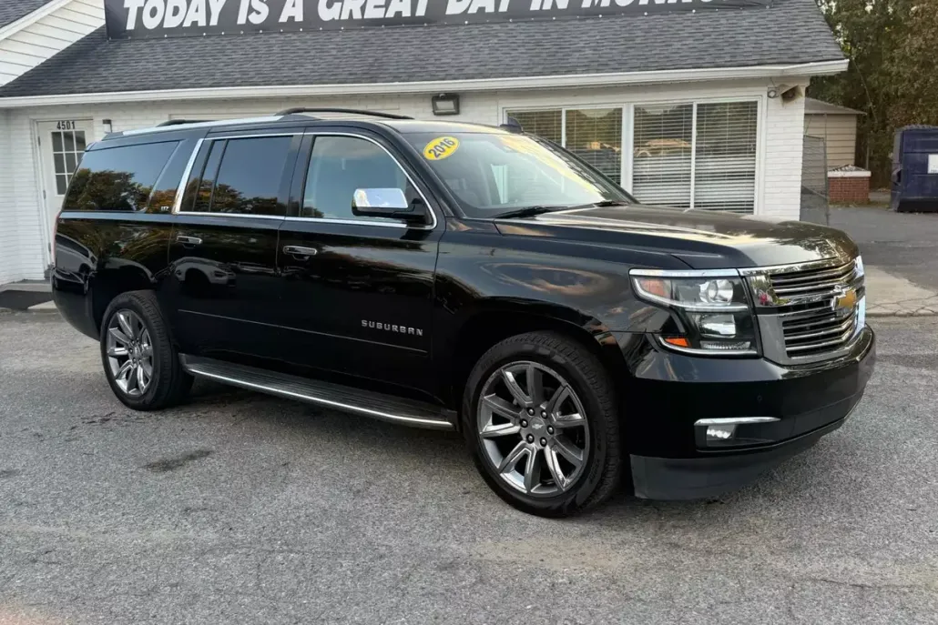 2016 Chevrolet Suburban LTZ photo 1