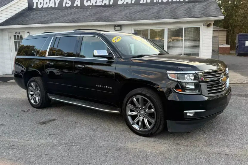 2016 Chevrolet Suburban LTZ photo 1