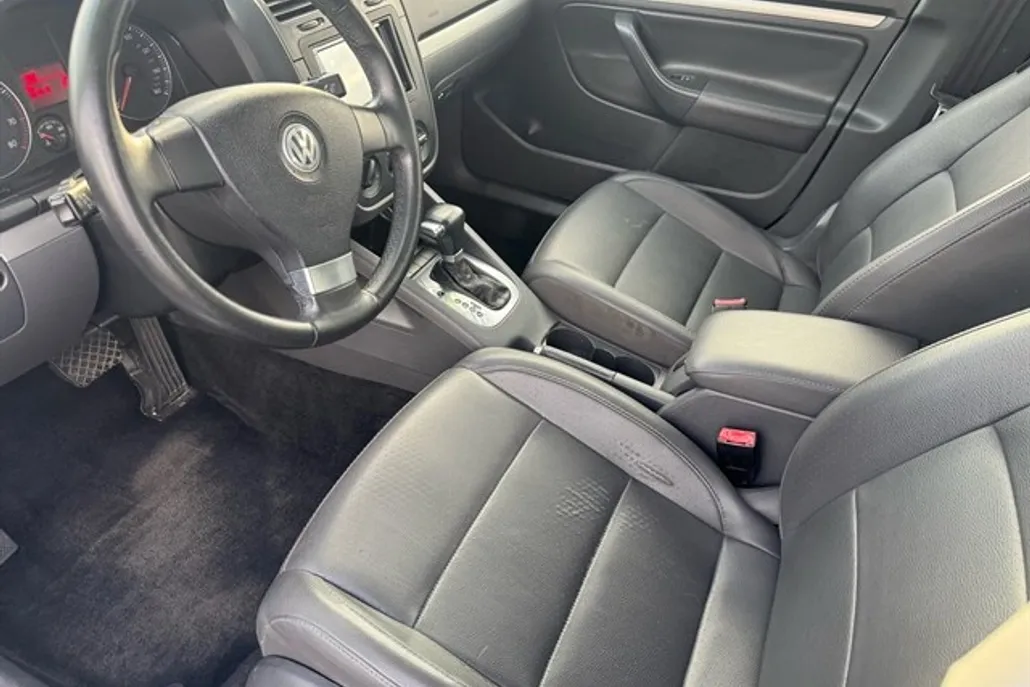 2008 Volkswagen Jetta SE photo 1