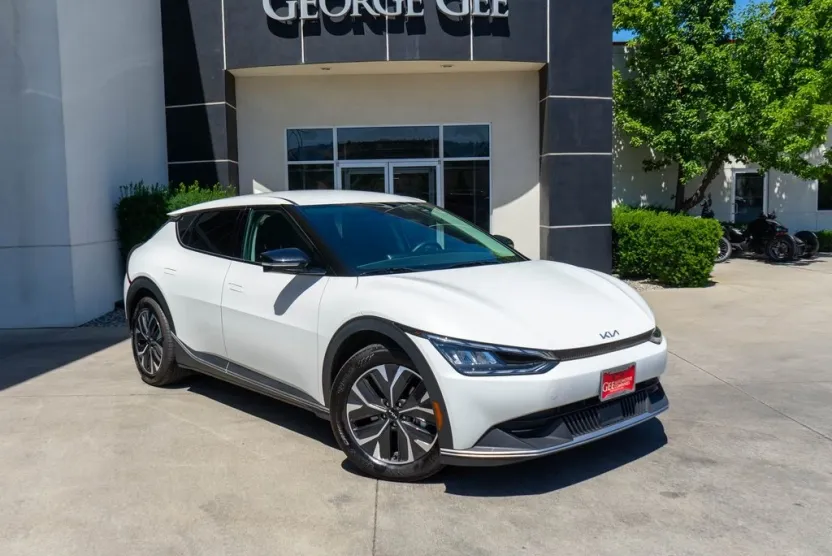 2024 Kia EV6 Light photo 1