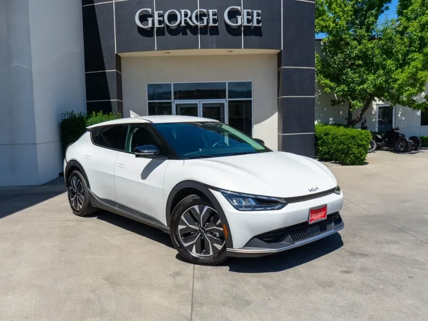 2024 Kia EV6 Light photo 1