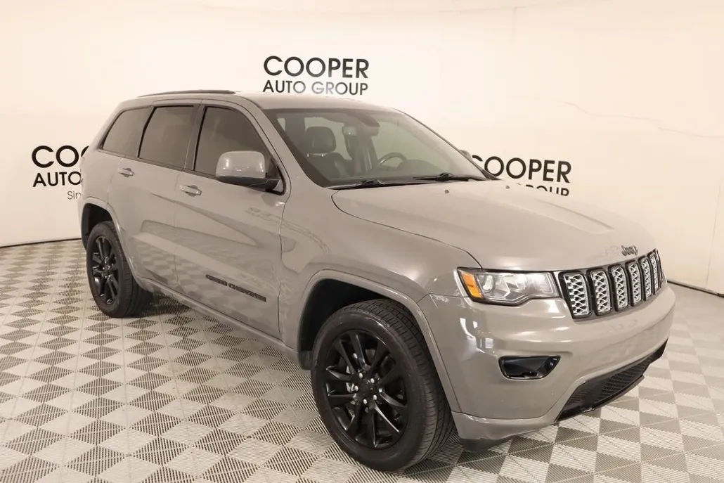 2020 Jeep Grand Cherokee Altitude photo 1