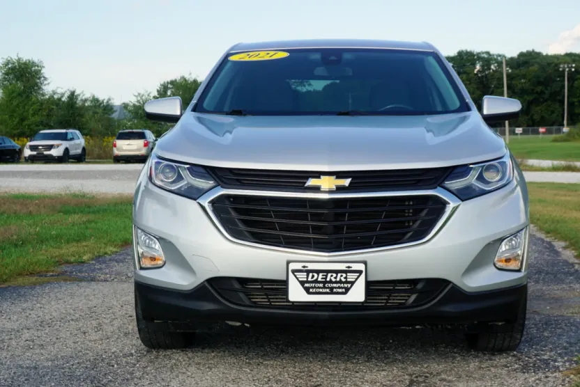 2021 Chevrolet Equinox LT photo 1