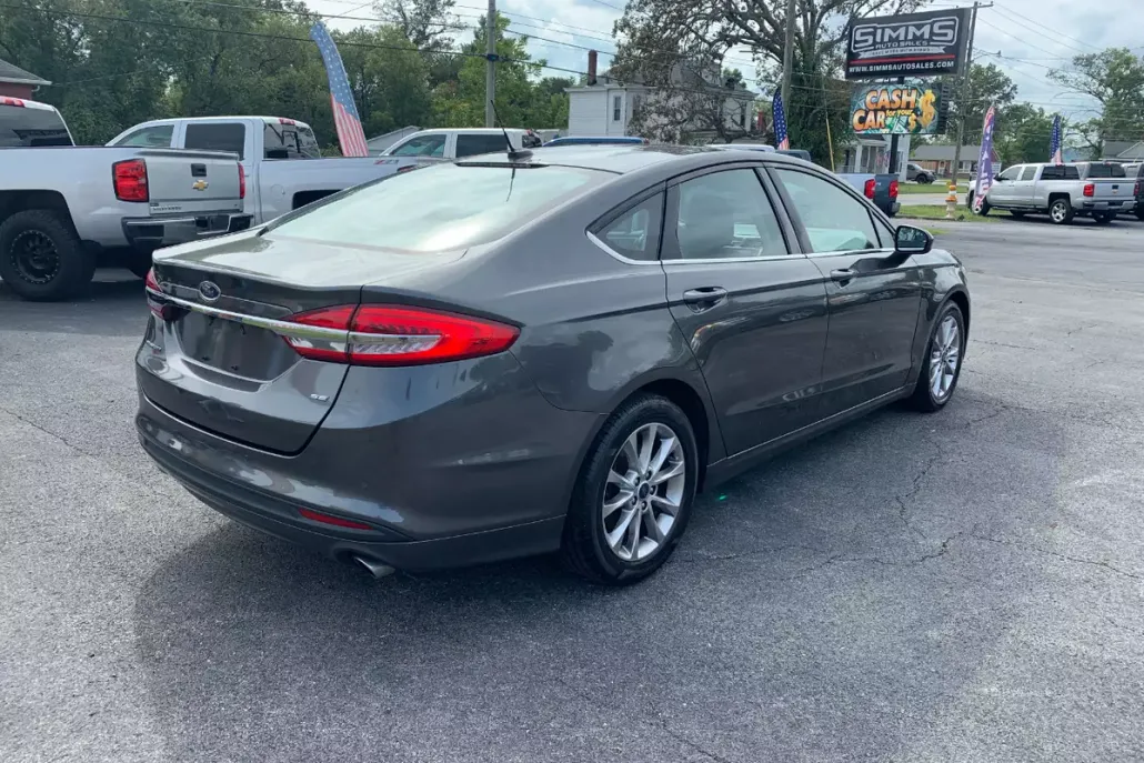 2017 Ford Fusion SE photo 1
