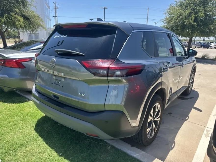 2023 Nissan Rogue SV photo 1