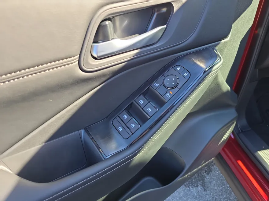 2026 Nissan Rogue SV photo 1