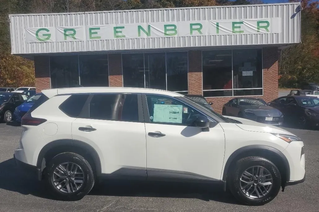 2025 Nissan Rogue S photo 1