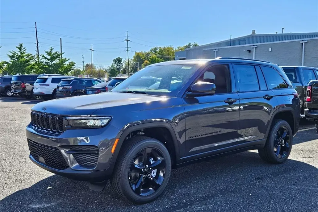 2025 Jeep Grand Cherokee Altitude X photo 1