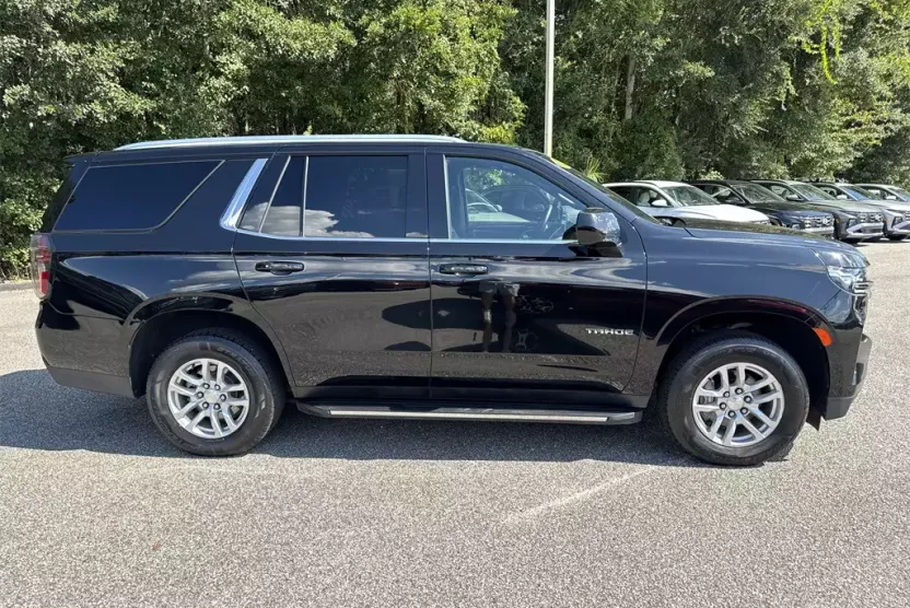 2023 Chevrolet Tahoe LT photo 1