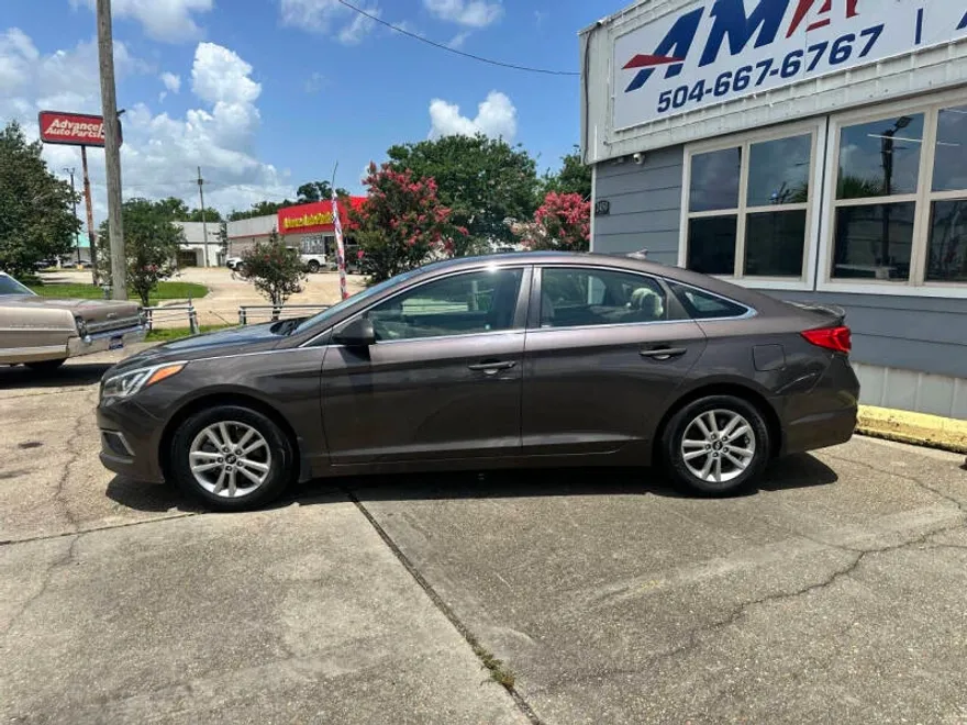 2017 Hyundai Sonata SE photo 1