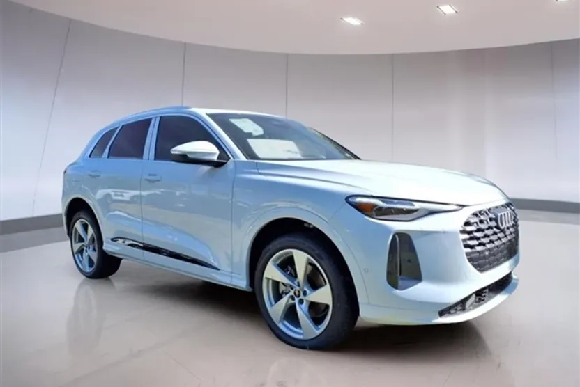 2025 Audi Q5 Premium Plus photo 1