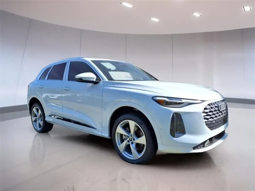 2025 Audi Q5 Premium Plus photo 1