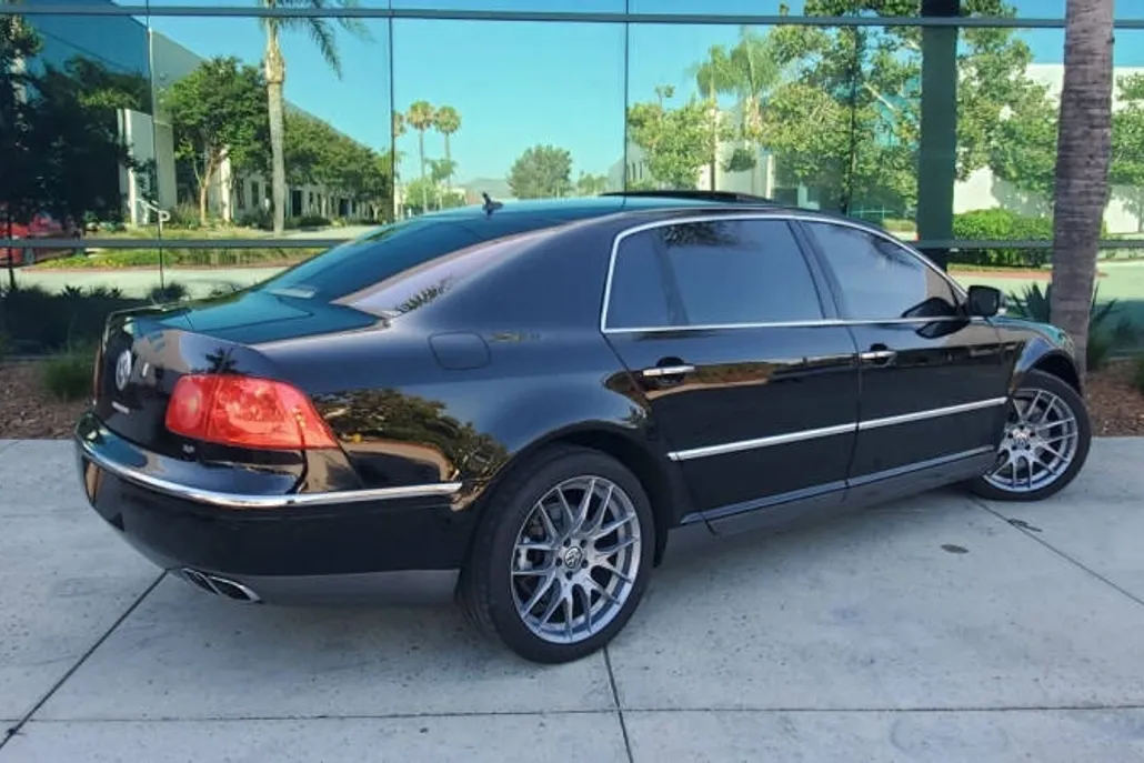 2004 Volkswagen Phaeton W12 photo 1