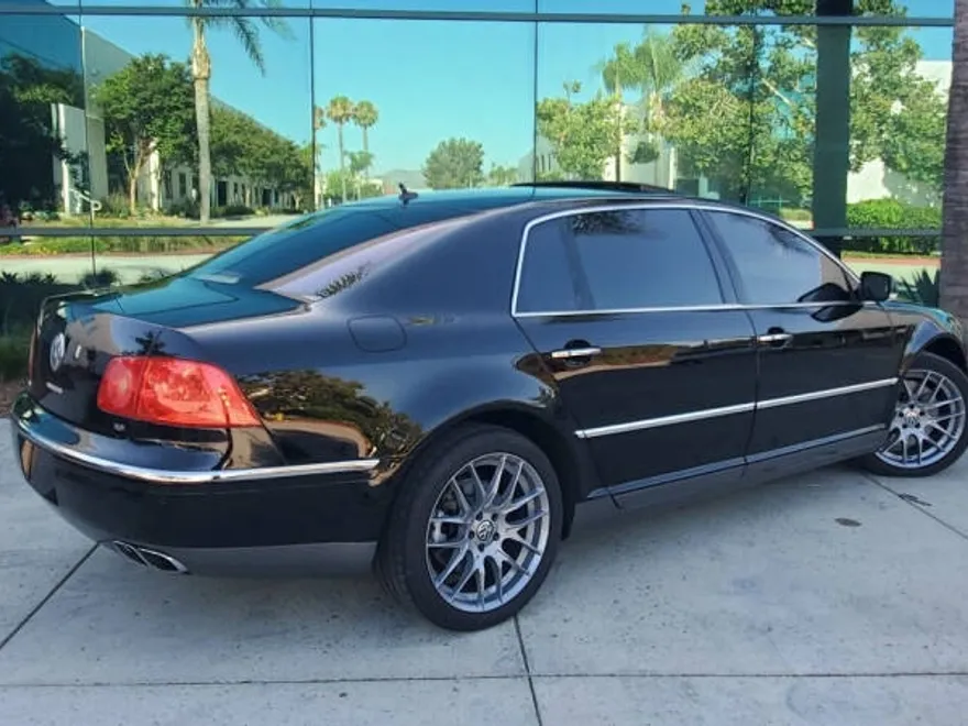 2004 Volkswagen Phaeton W12 photo 1