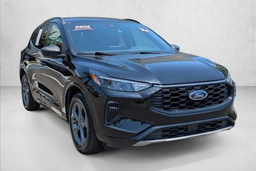 2024 Ford Escape ST-Line photo 1