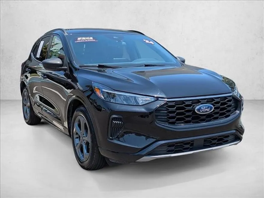 2024 Ford Escape ST-Line photo 1