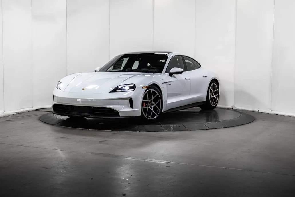 2025 Porsche Taycan 4S photo 1