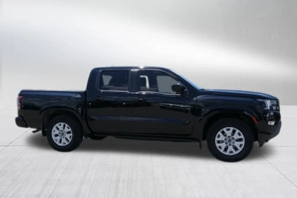 2023 Nissan Frontier SV photo 1