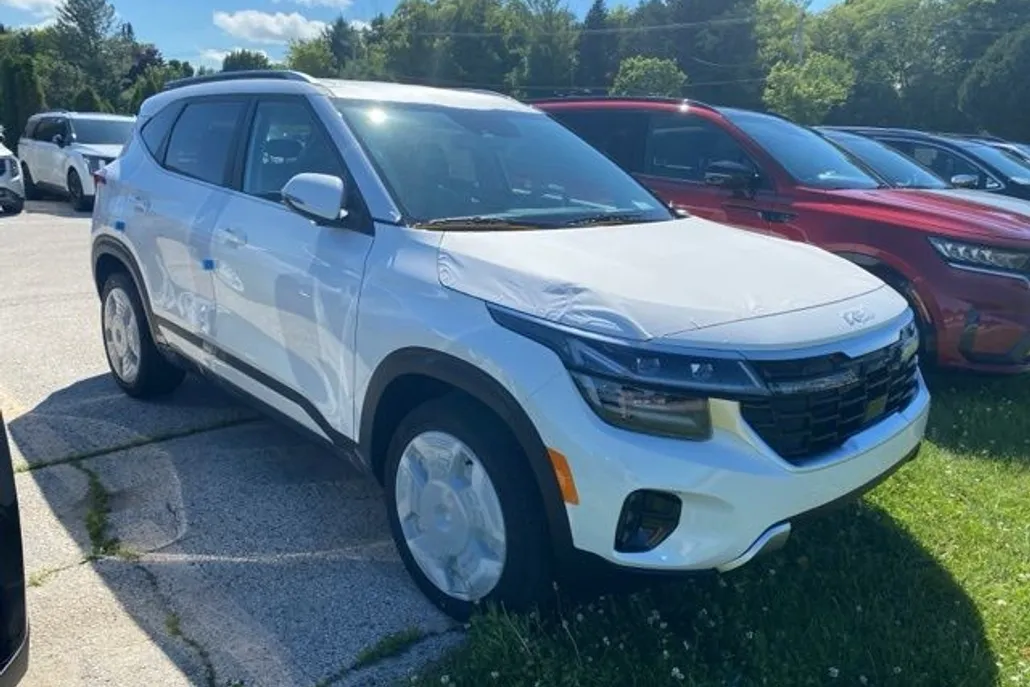 2026 Kia Seltos SX photo 1