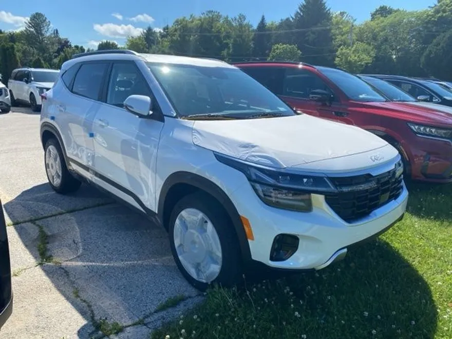 2026 Kia Seltos SX photo 1