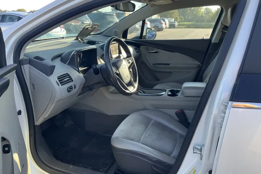 2013 Chevrolet Volt Premium photo 1