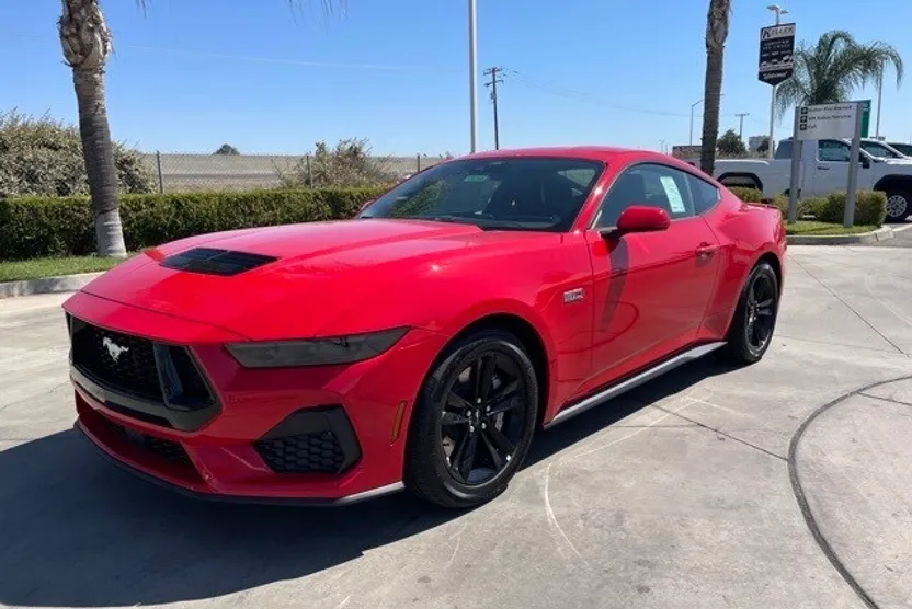 2025 Ford Mustang GT photo 1