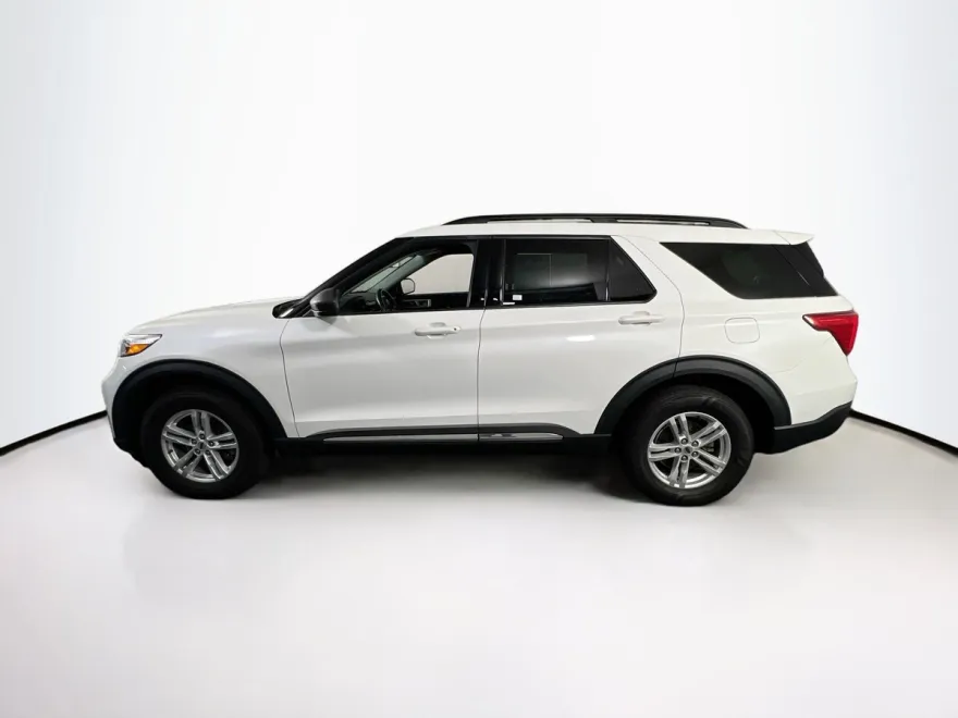 2022 Ford Explorer XLT photo 1