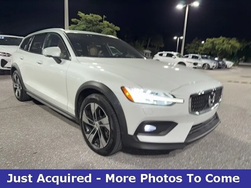 2020 Volvo V60 Cross Country T5 photo 1