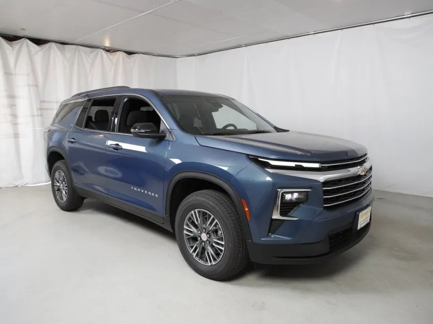 2026 Chevrolet Traverse photo 1