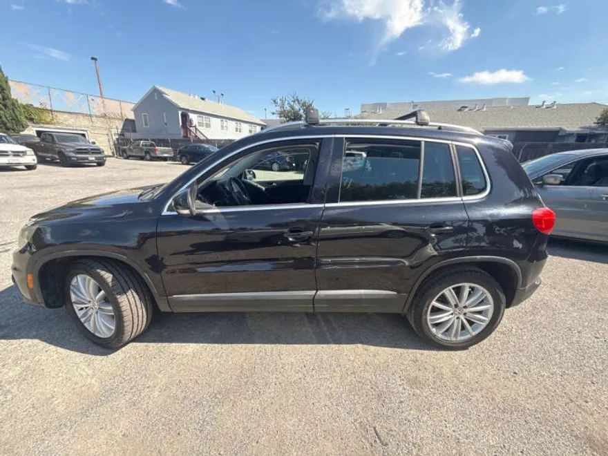2012 Volkswagen Tiguan SE photo 1