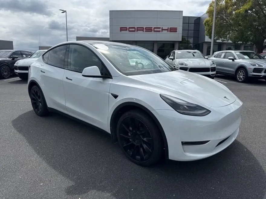 2023 Tesla Model Y Long Range photo 1