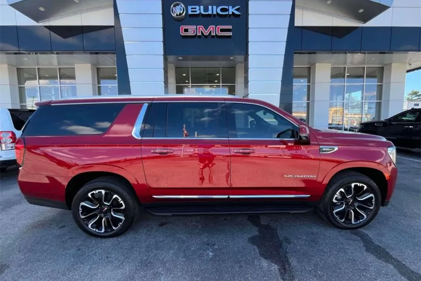 2022 Gmc Yukon XL SLT photo 1