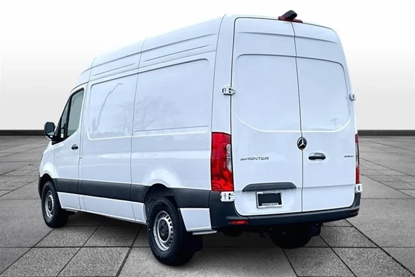 2025 Mercedes Benz Sprinter 2500 144 WB photo 1
