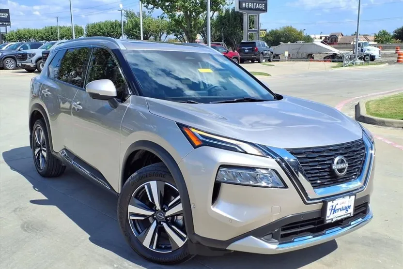 2023 Nissan Rogue Platinum photo 1