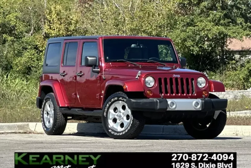 2013 Jeep Wrangler Unlimited Sahara photo 1