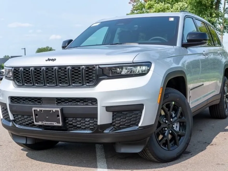 2025 Jeep Grand Cherokee Altitude X photo 1