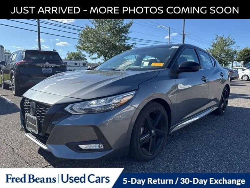 2022 Nissan Sentra SR photo 1