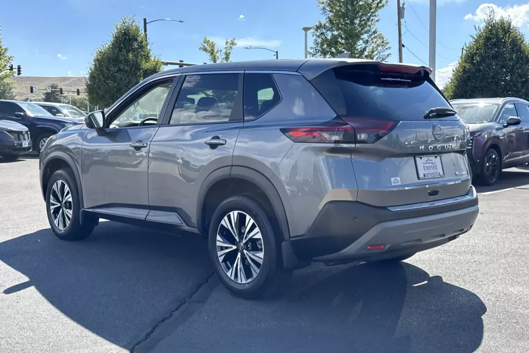 2023 Nissan Rogue SV photo 1