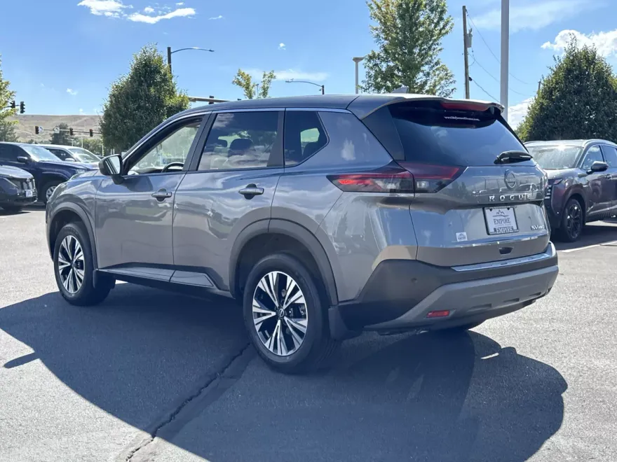 2023 Nissan Rogue SV photo 1