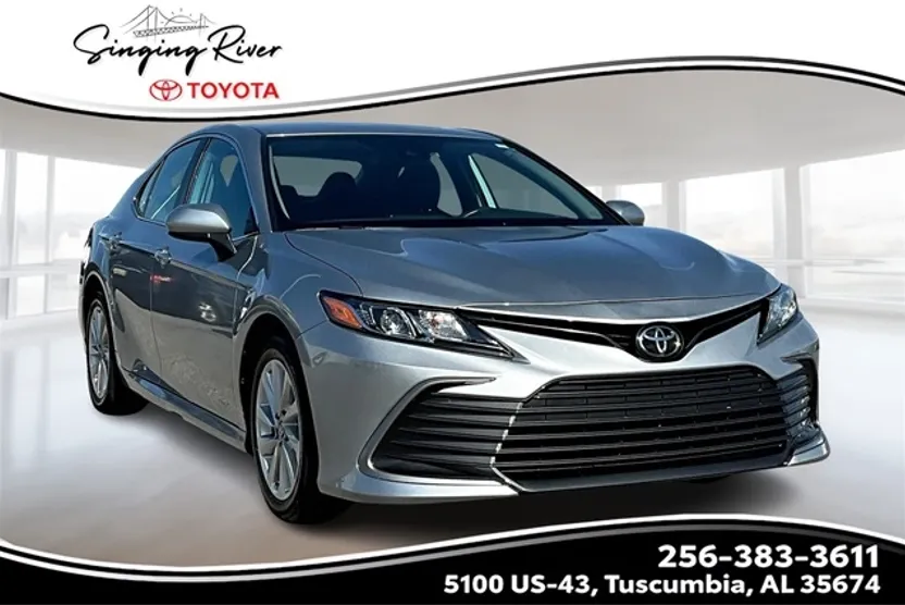 2023 Toyota Camry LE photo 1