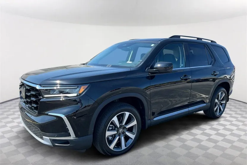 2025 Honda Pilot Touring photo 1