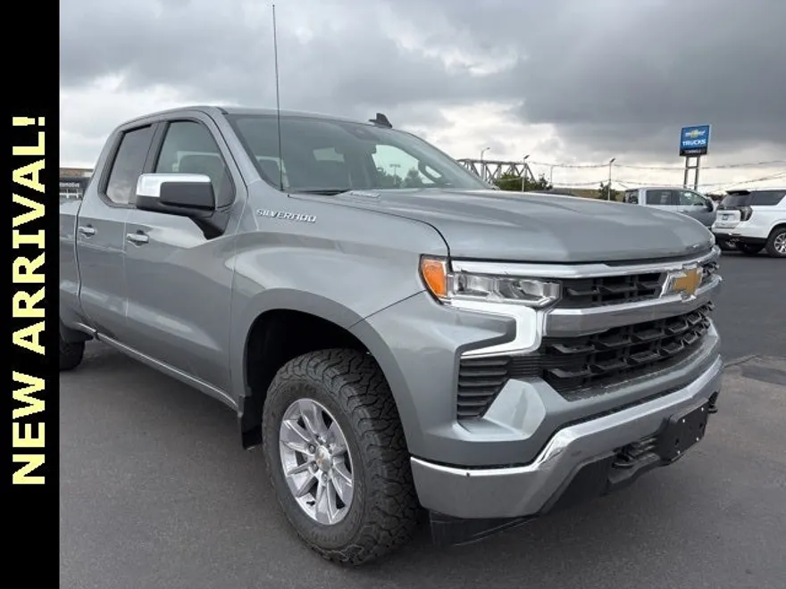 2025 Chevrolet Silverado 1500 LT photo 1