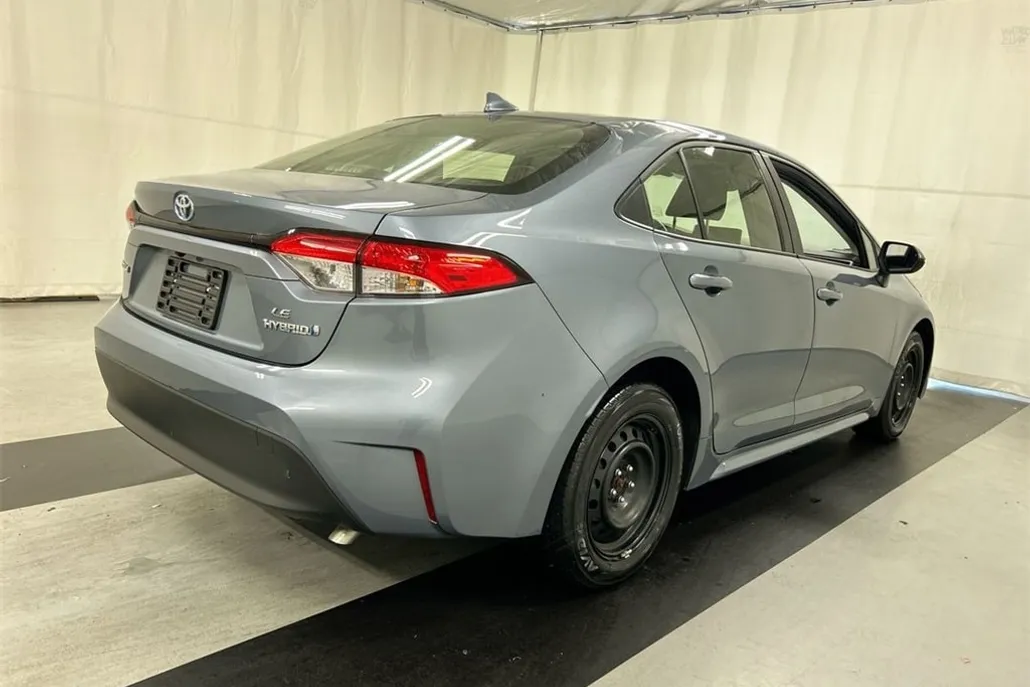 2023 Toyota Corolla Hybrid LE photo 1