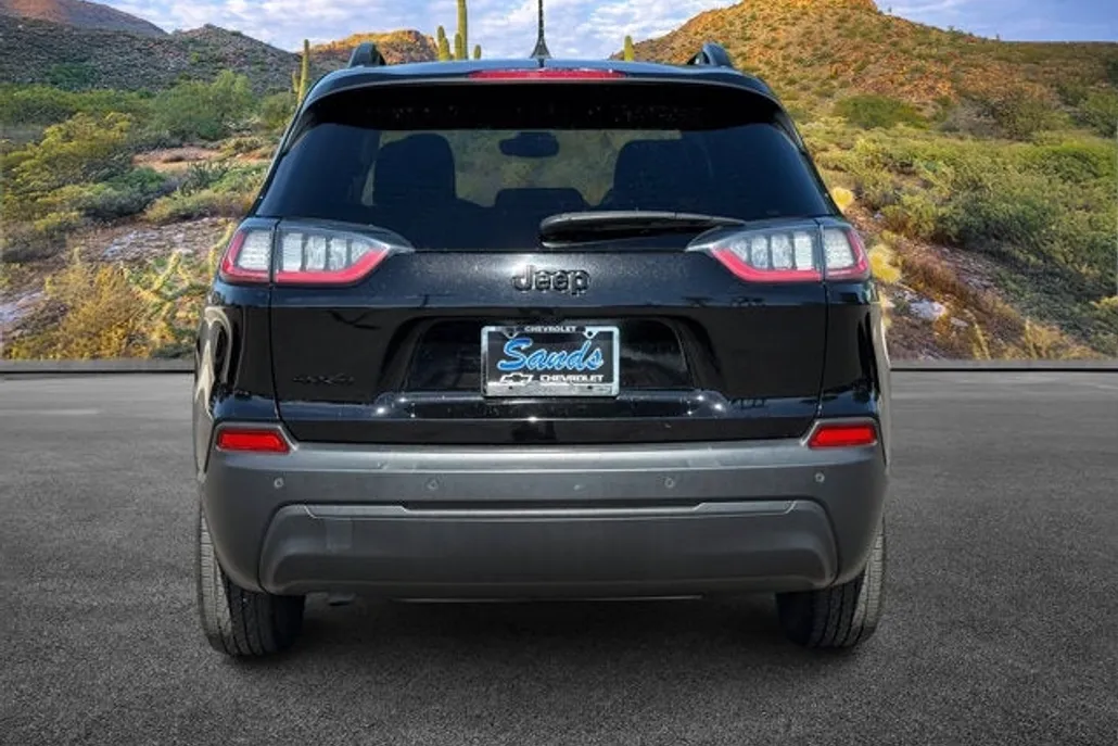 2023 Jeep Cherokee Altitude Lux photo 1