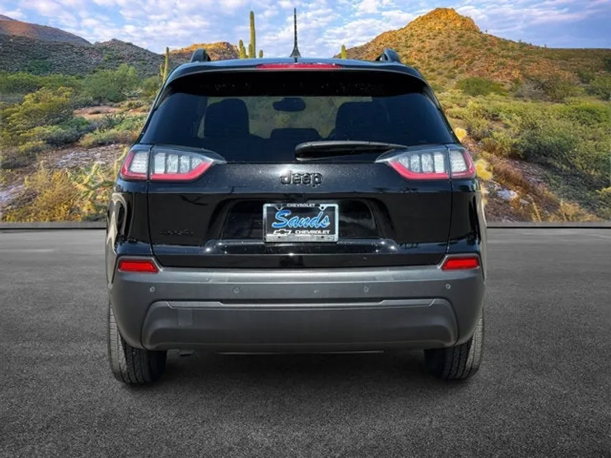 2023 Jeep Cherokee Altitude Lux photo 1