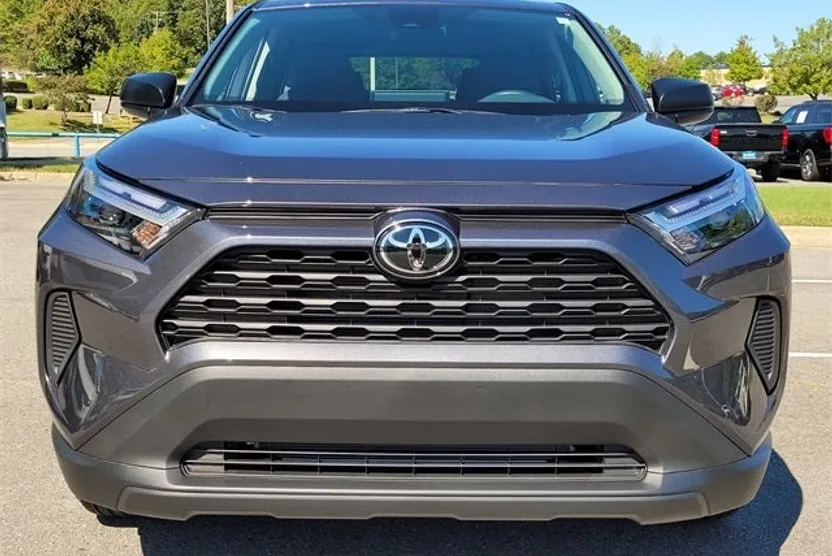 2025 Toyota RAV4 LE photo 1