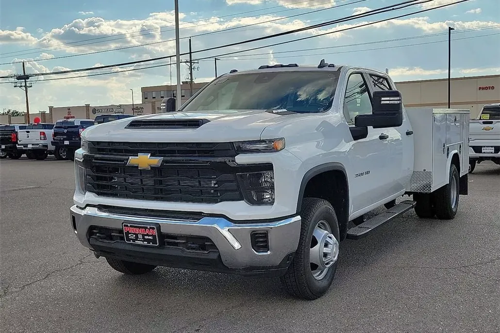 2025 Chevrolet Silverado 3500HD Work Truck photo 1