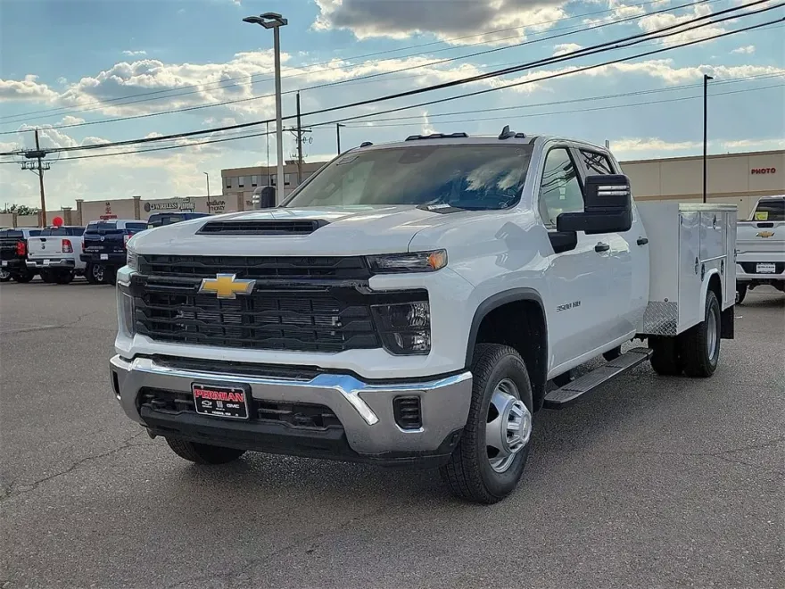 2025 Chevrolet Silverado 3500HD Work Truck photo 1