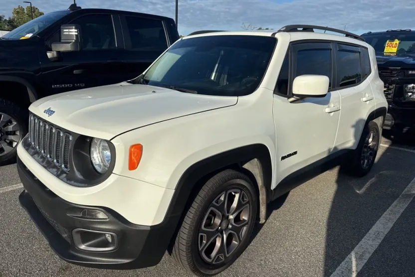 2015 Jeep Renegade Latitude North Edition photo 1
